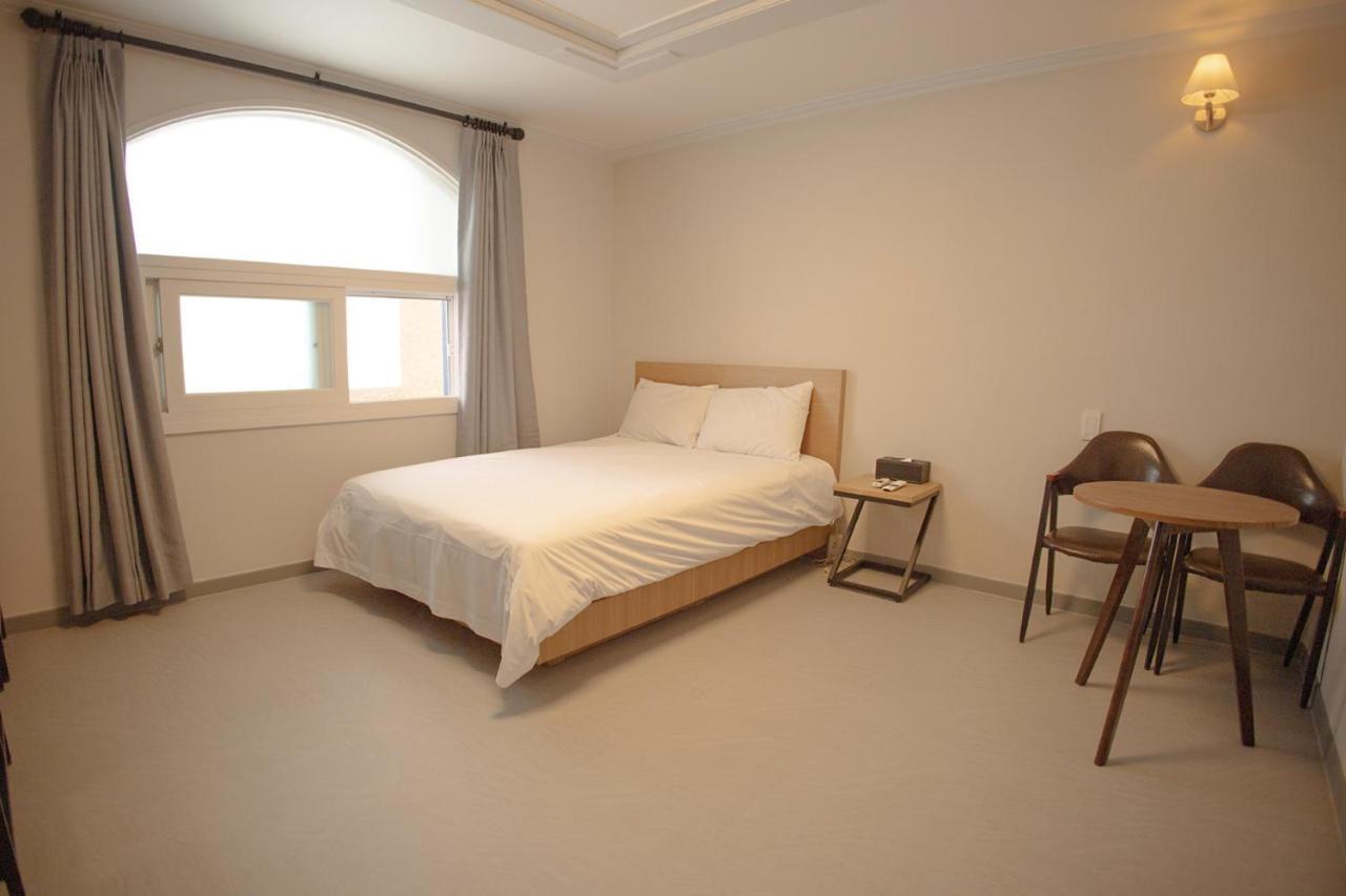 Trevi Hotel Jeju Exterior photo